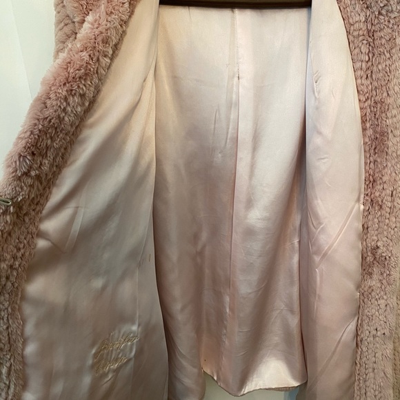 Beaver Coat - Picture 5 of 8